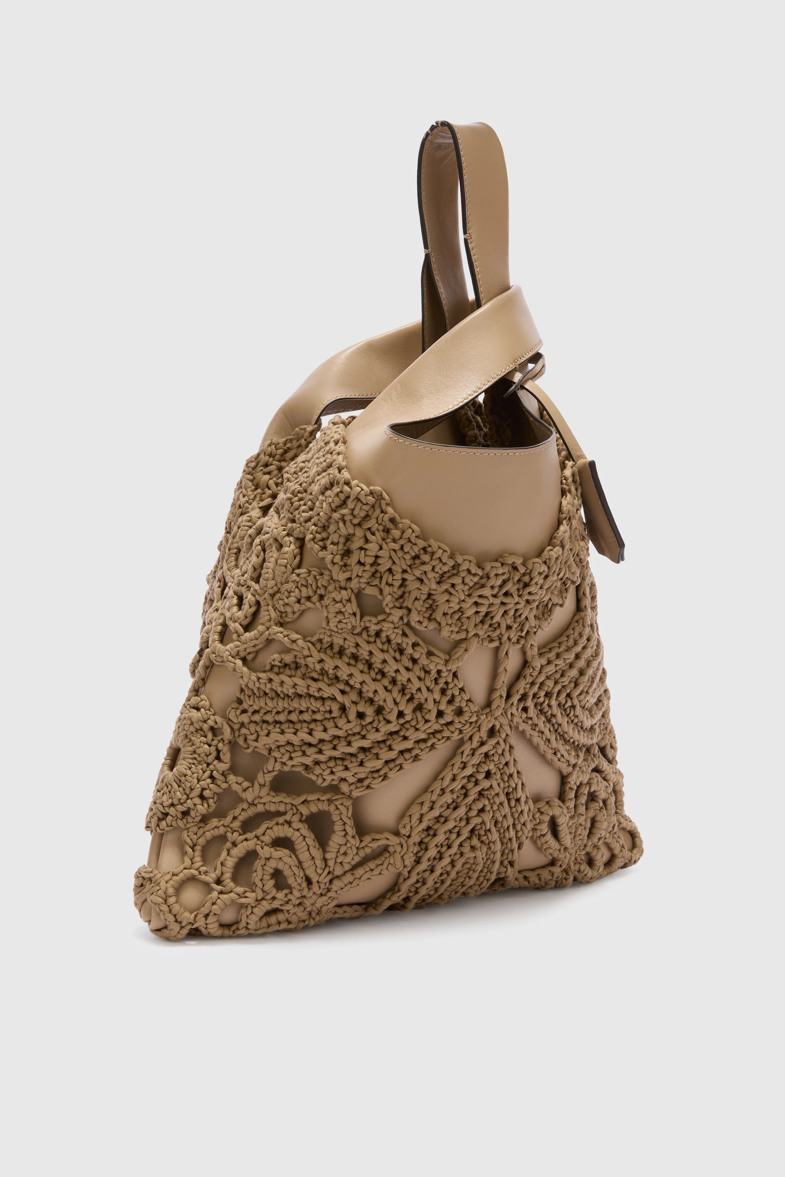 Beige Tbag in nappa with sphere yarn shell - Image 3