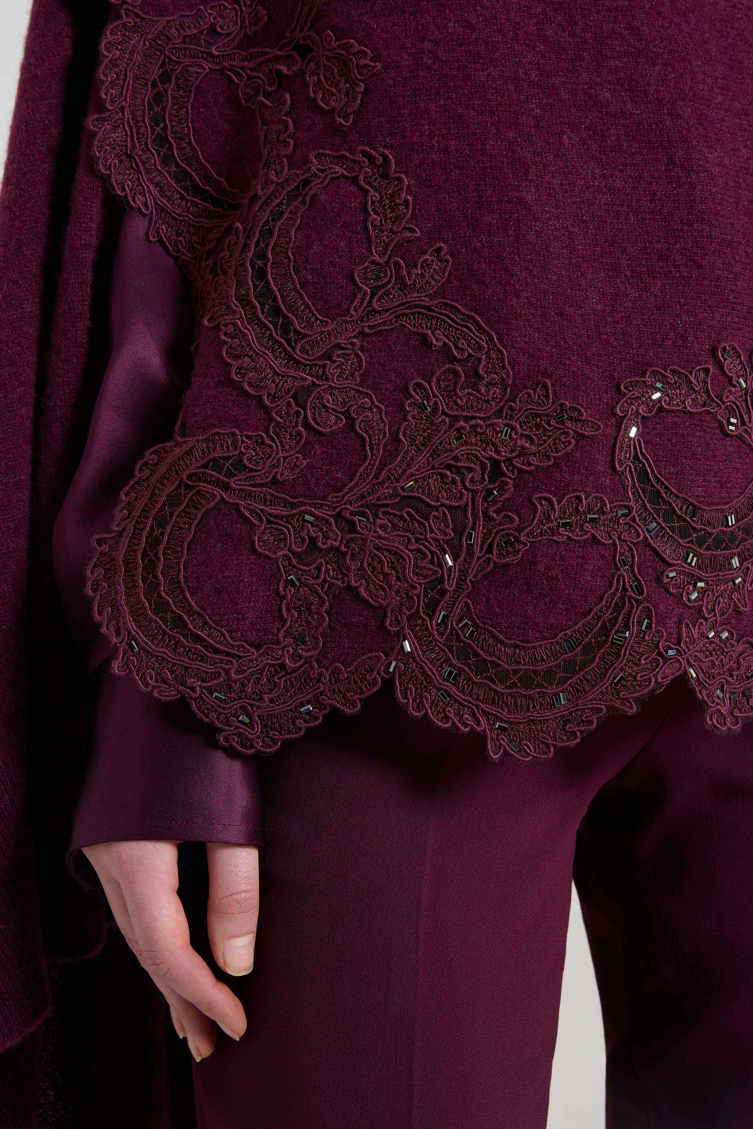 Cashmere Stole with Rebrodé Lace and Ton sur Ton Crystals - Image 3