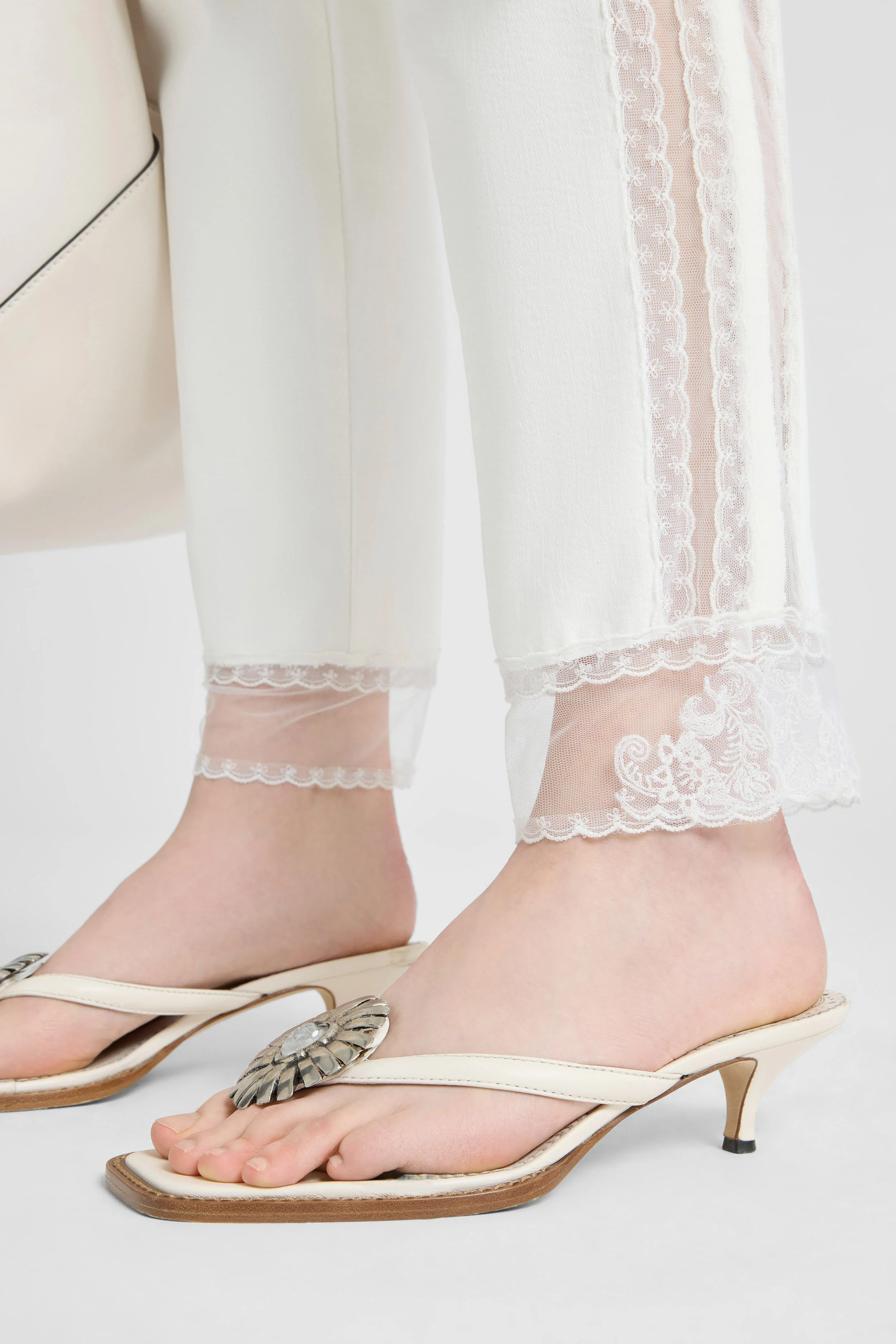 Cigarette-fit denim trousers with Valencienne lace inserts - Image 5