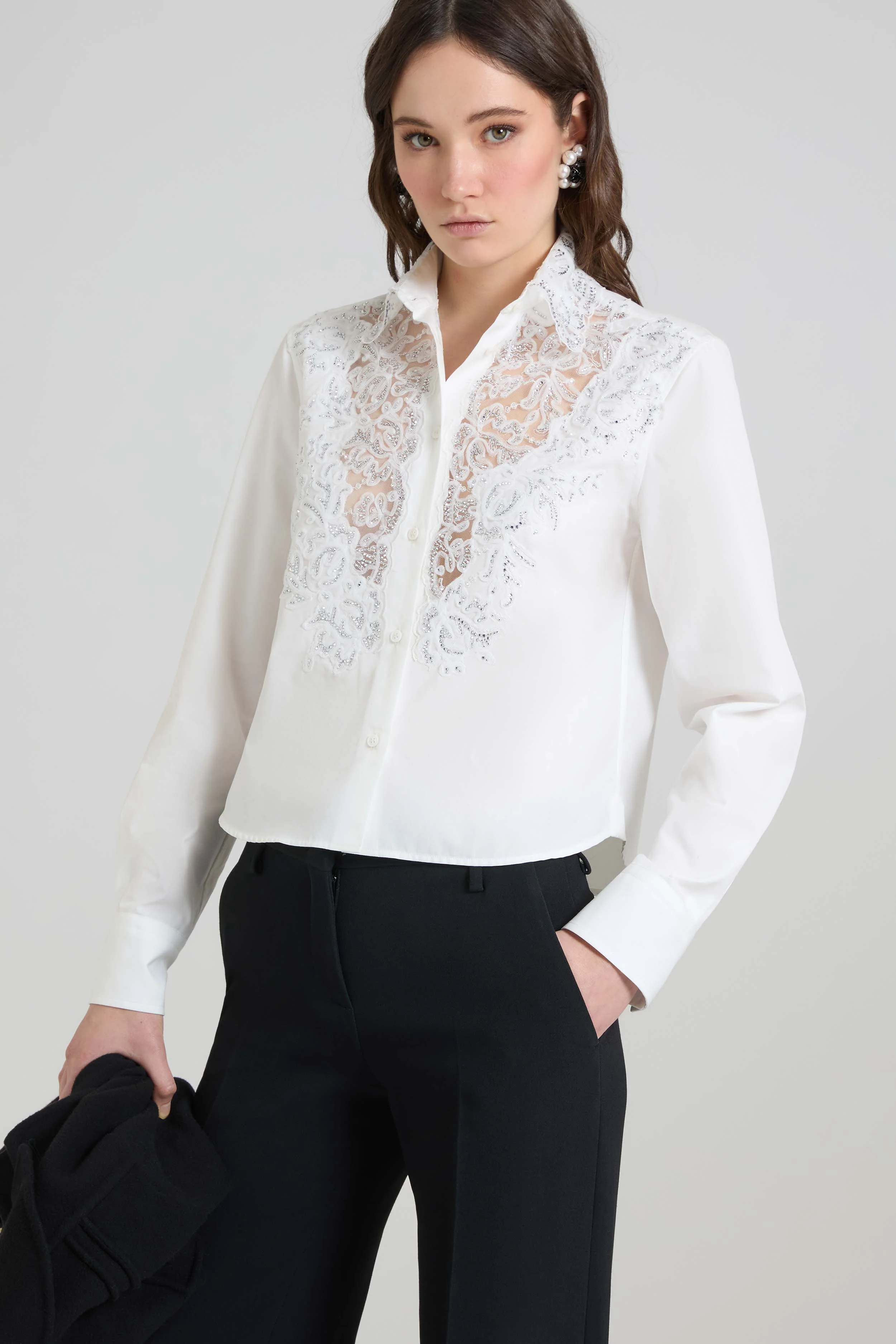 Cotton poplin shirt with rebrodé lace and hand-applied crystals - Image 3