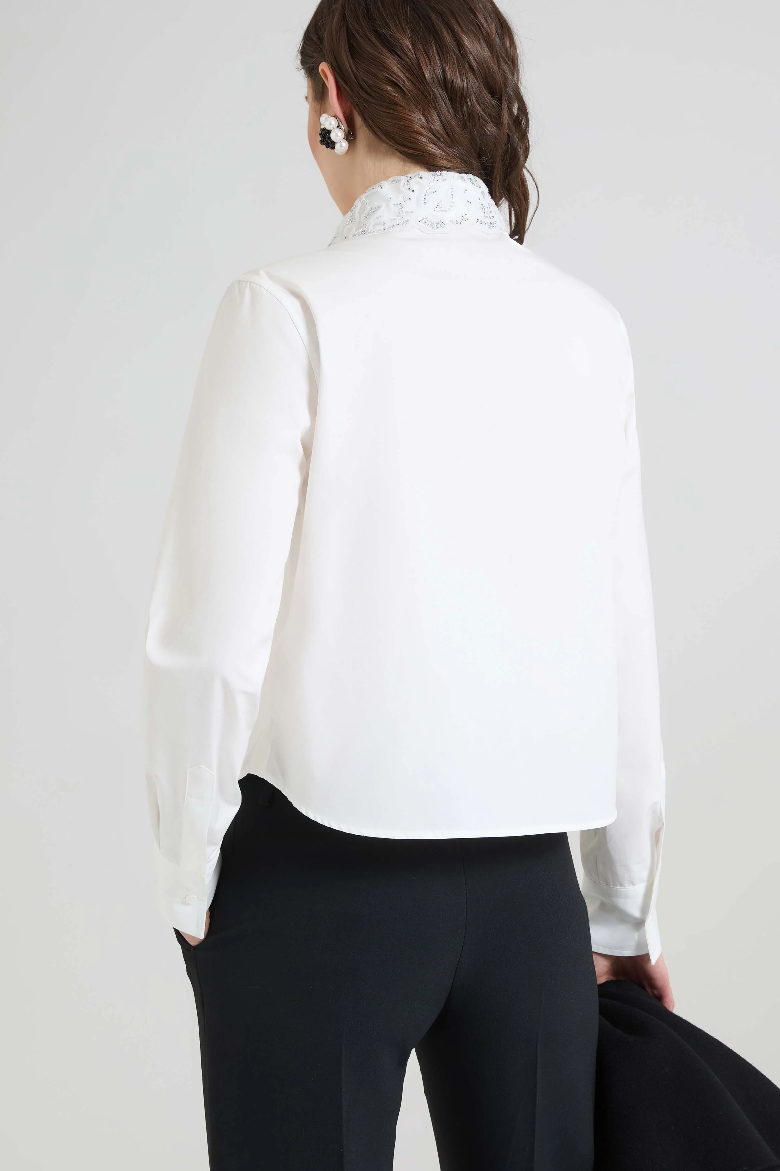 Cotton poplin shirt with rebrodé lace and hand-applied crystals - Image 4