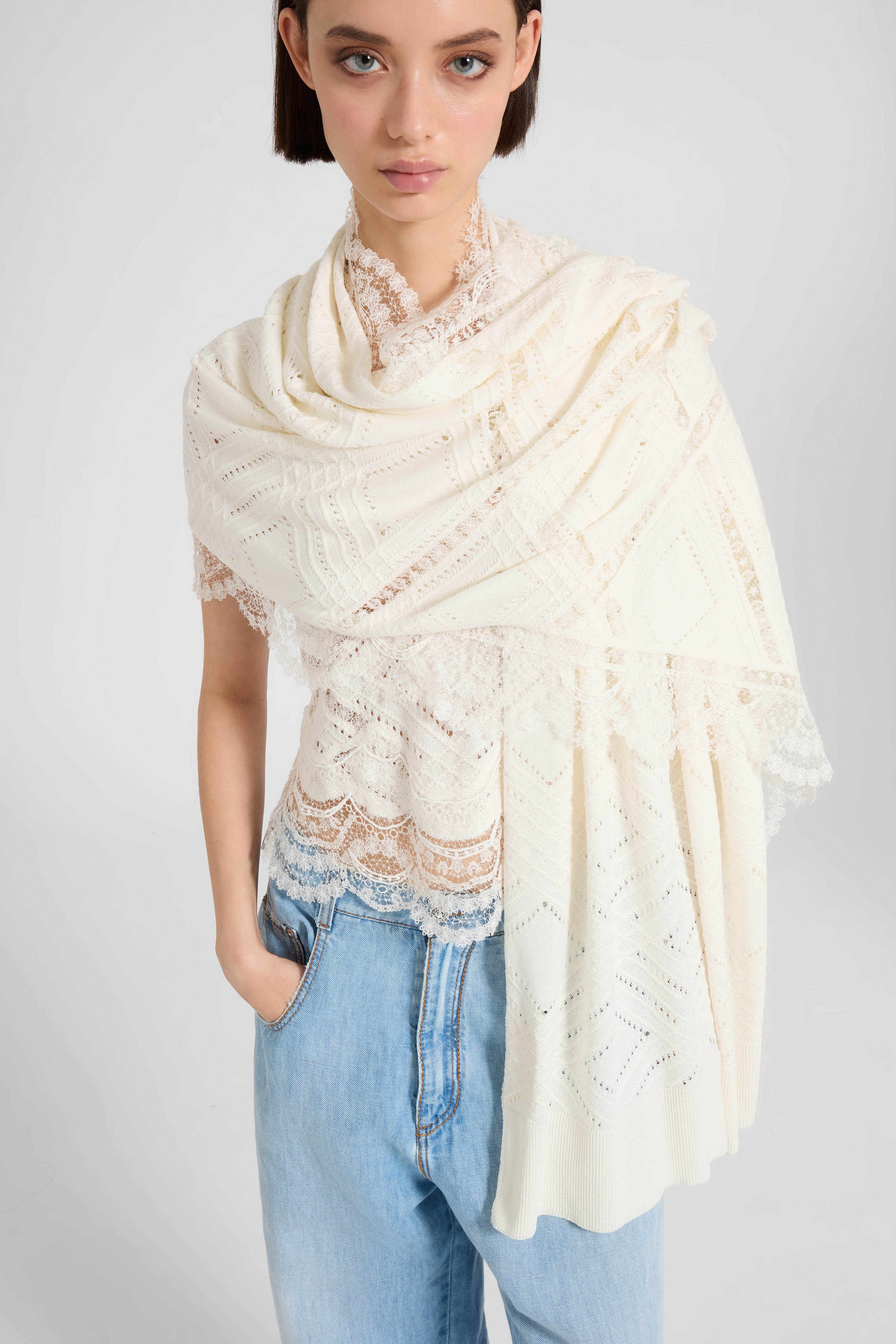 Cotton, silk, and Valenciennes lace stole - Image 2