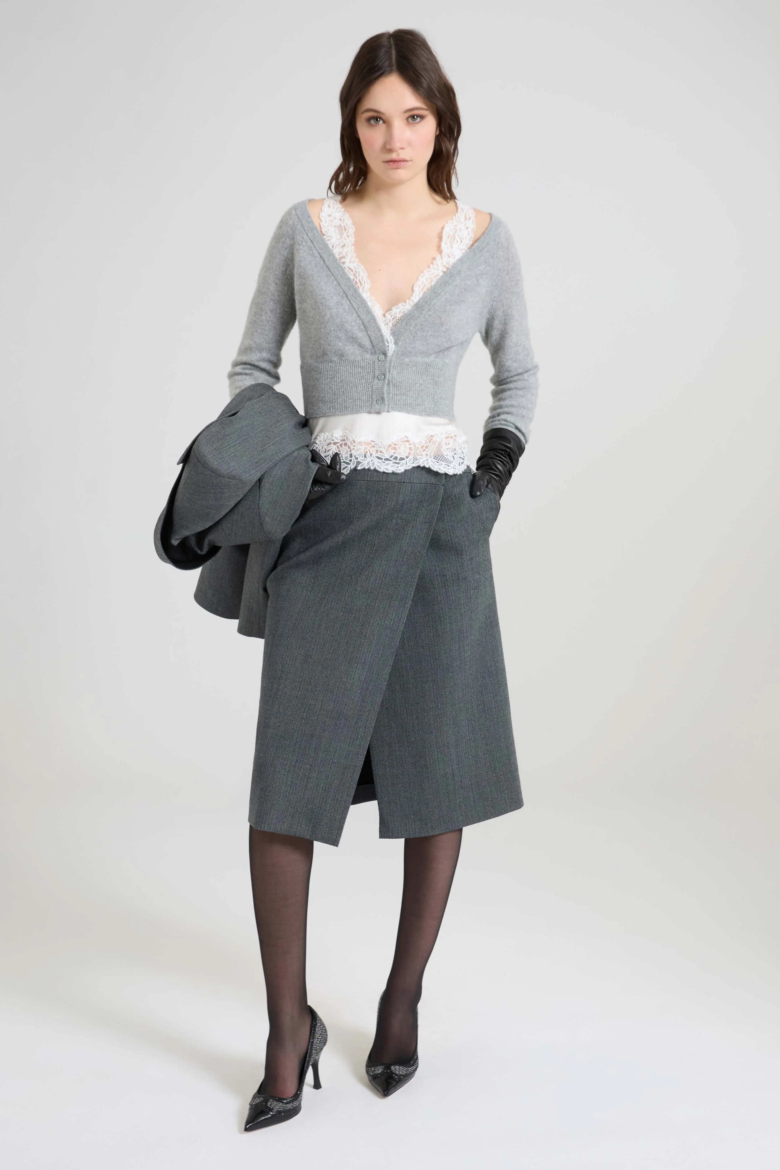 Cropped cashmere cardigan with pleated satin insert and rebrodé lace - Image 3