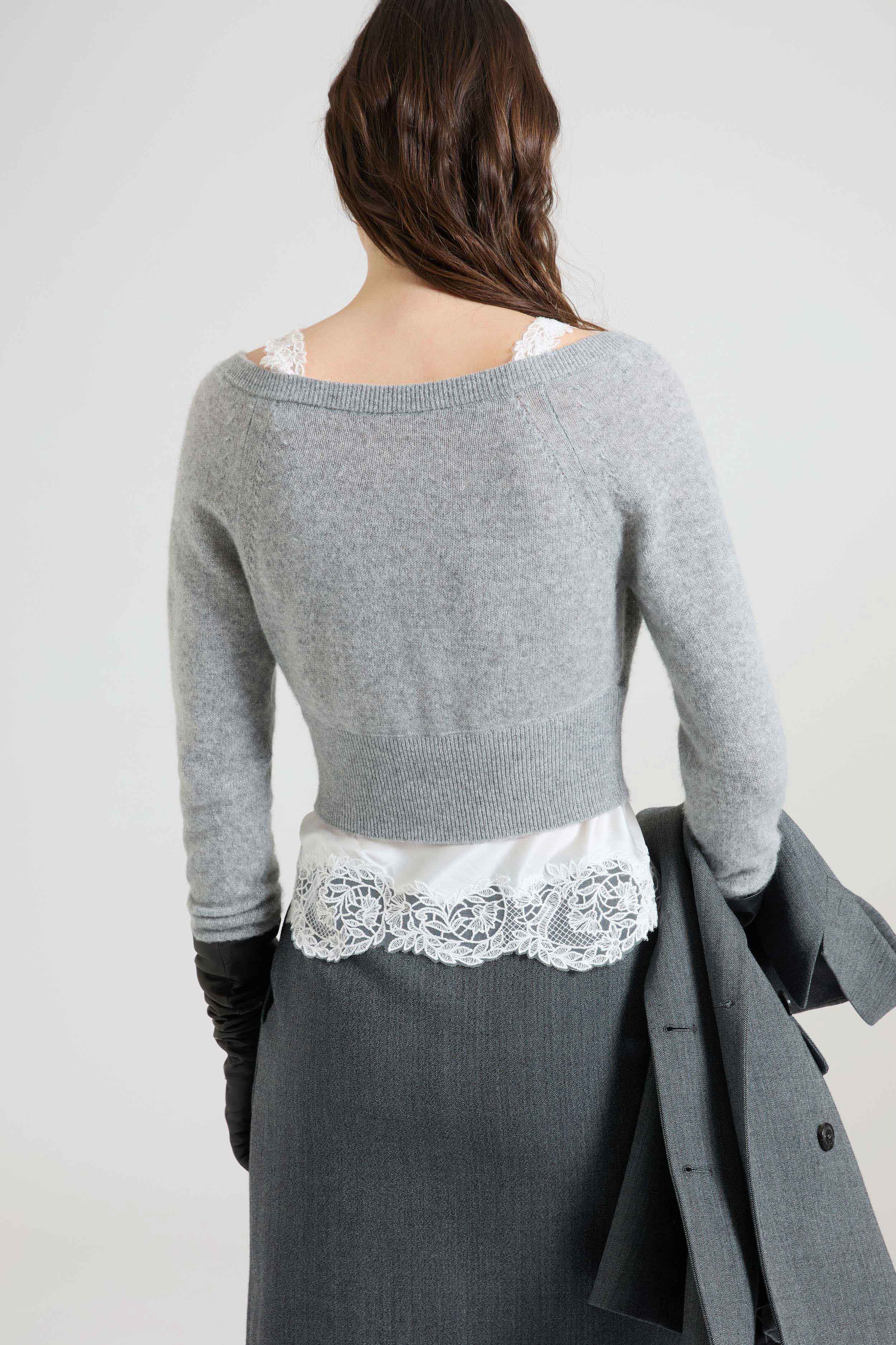Cropped cashmere cardigan with pleated satin insert and rebrodé lace - Image 5