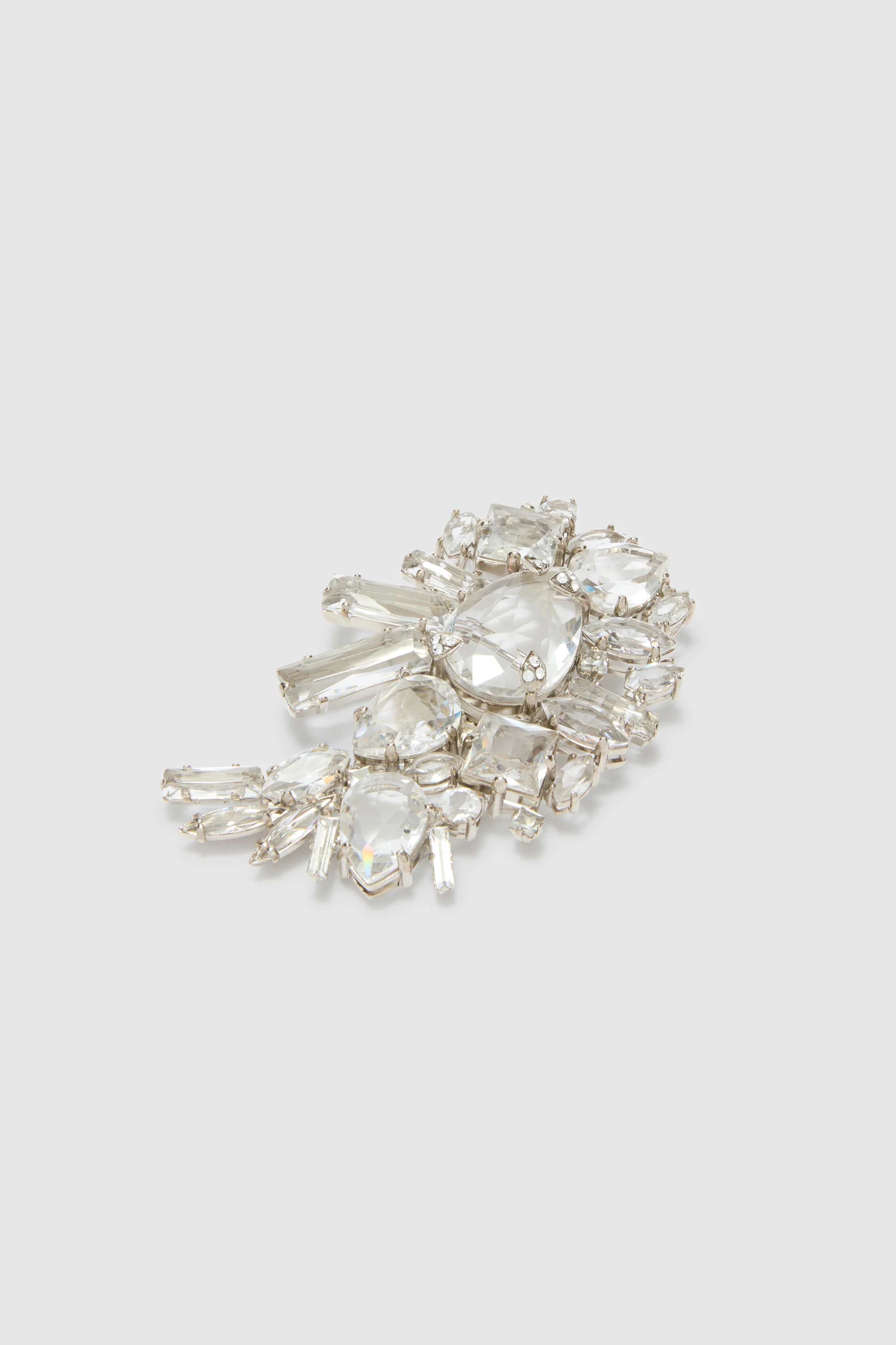 Daisy brooch