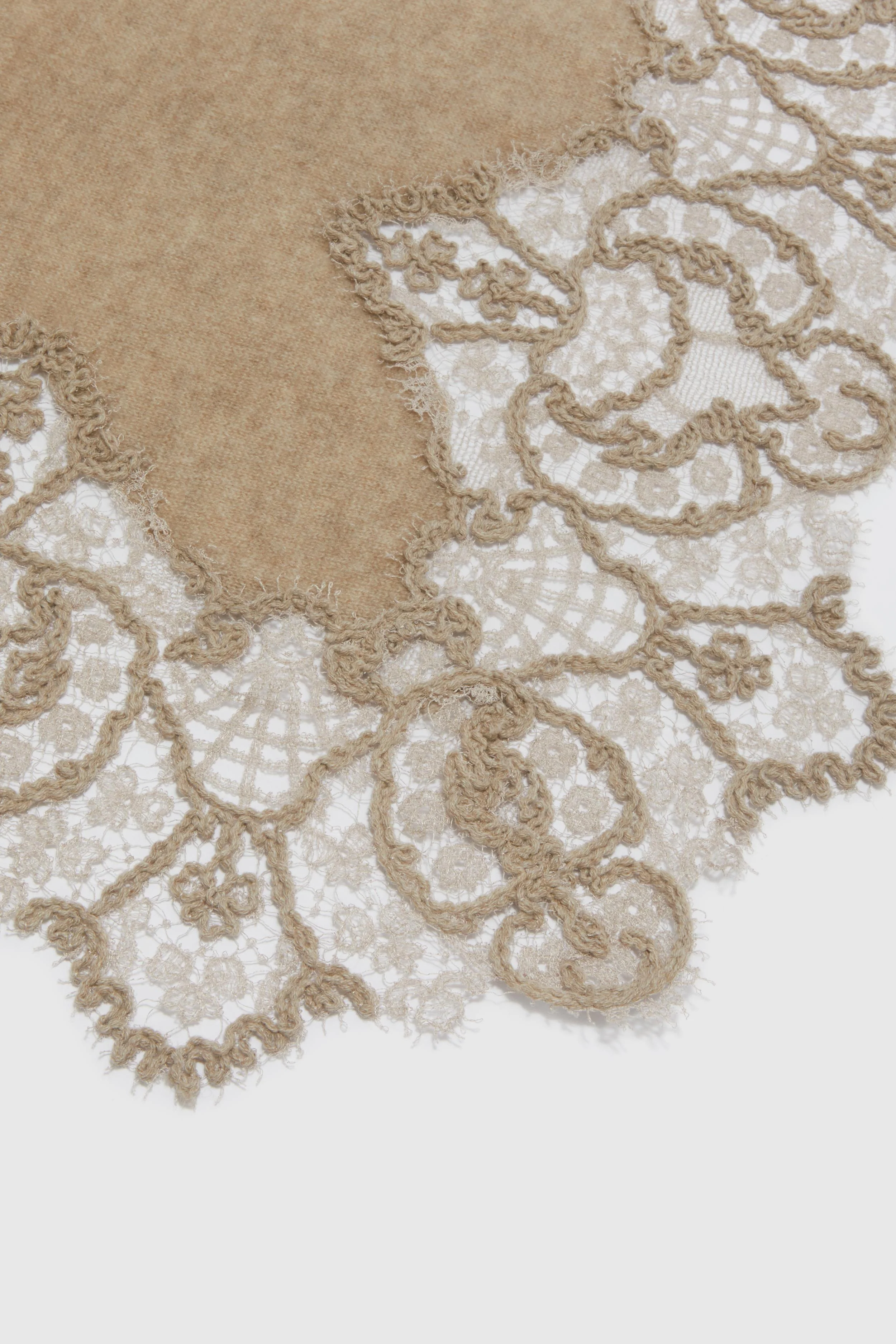Dove grey melange cashmere stole with wool rebrodé lace border - Image 3