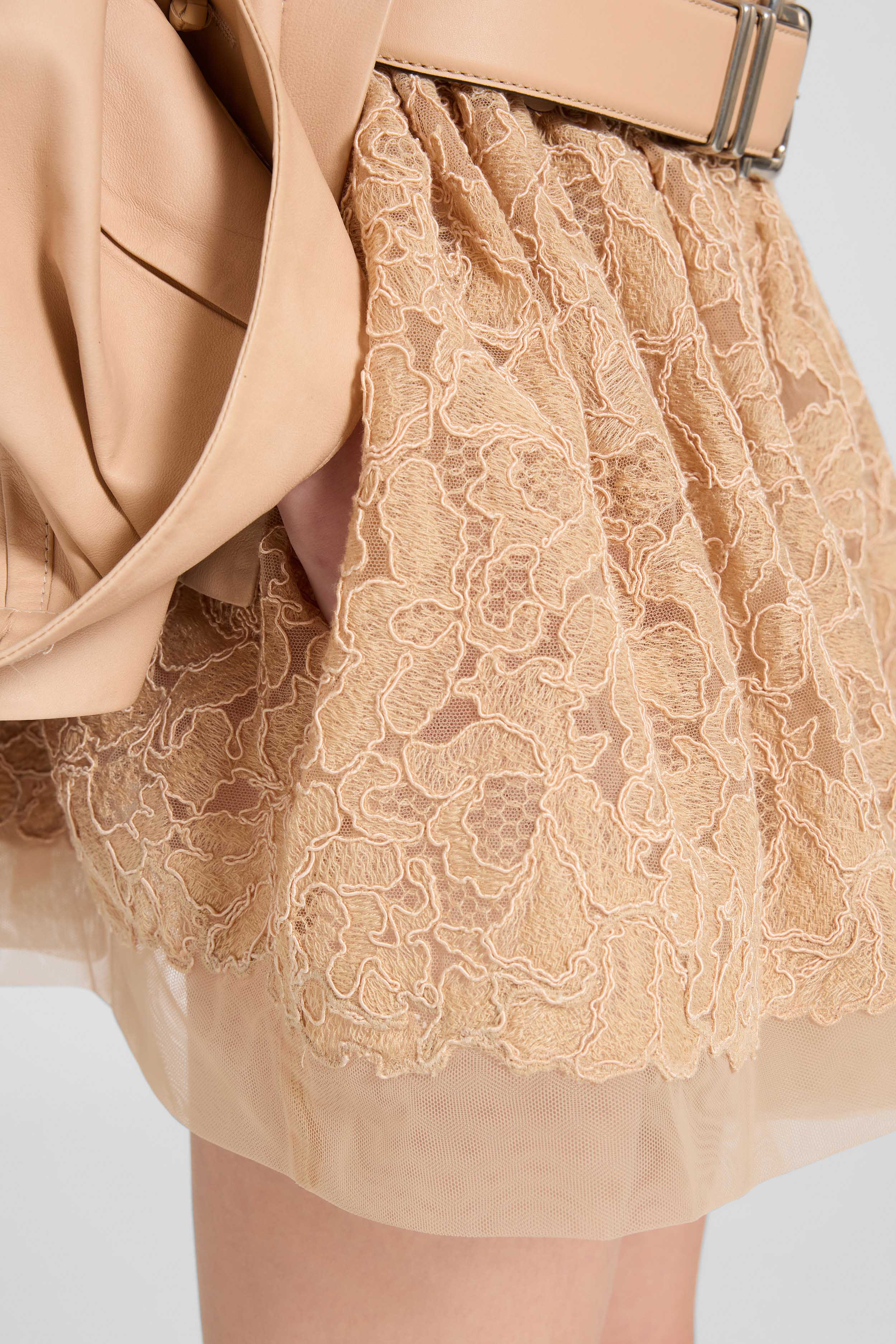 Embroidered tulle mini skirt with hand-made rose crown - Image 4