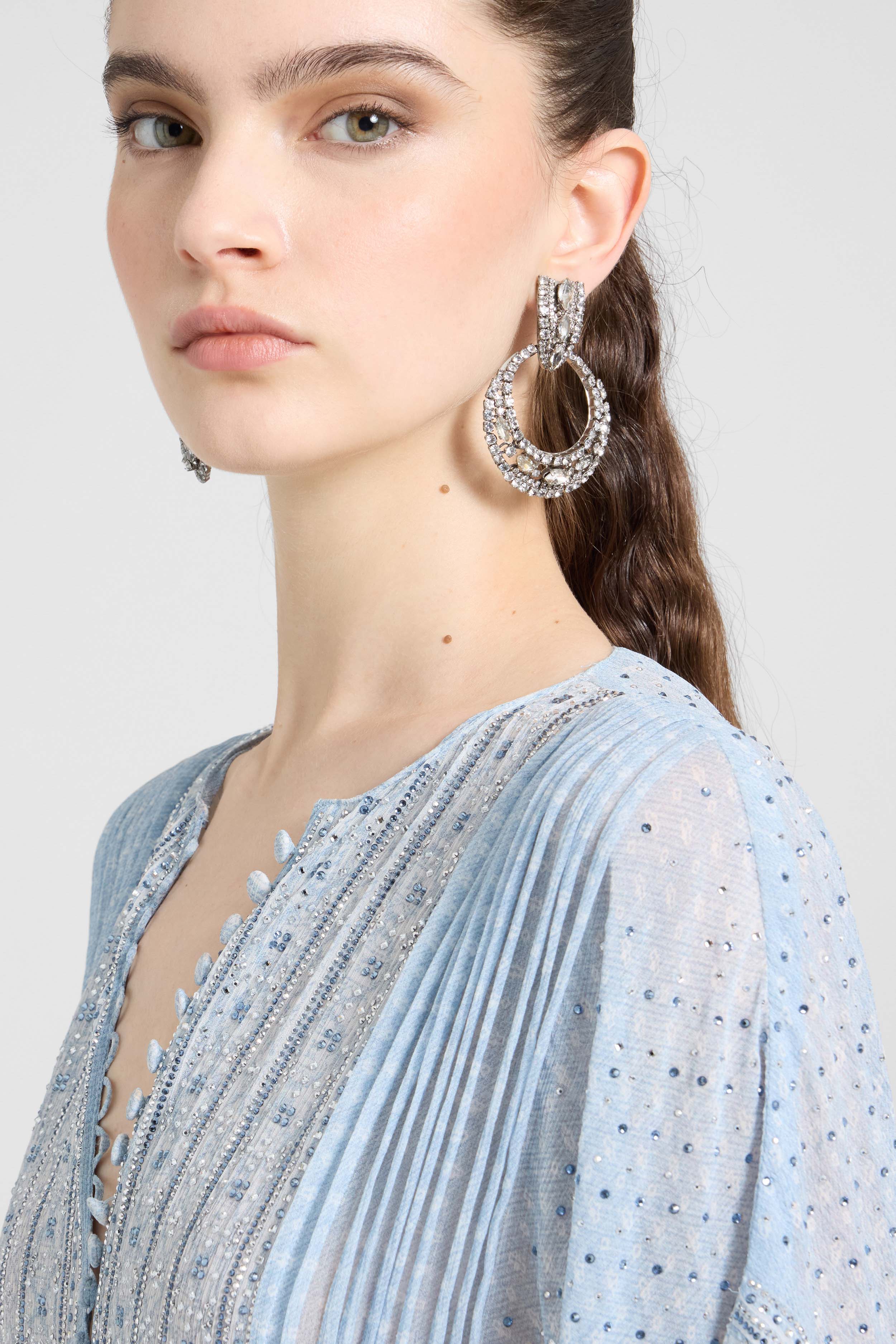 Hoop jewel earrings with hand-set crystals - Image 2