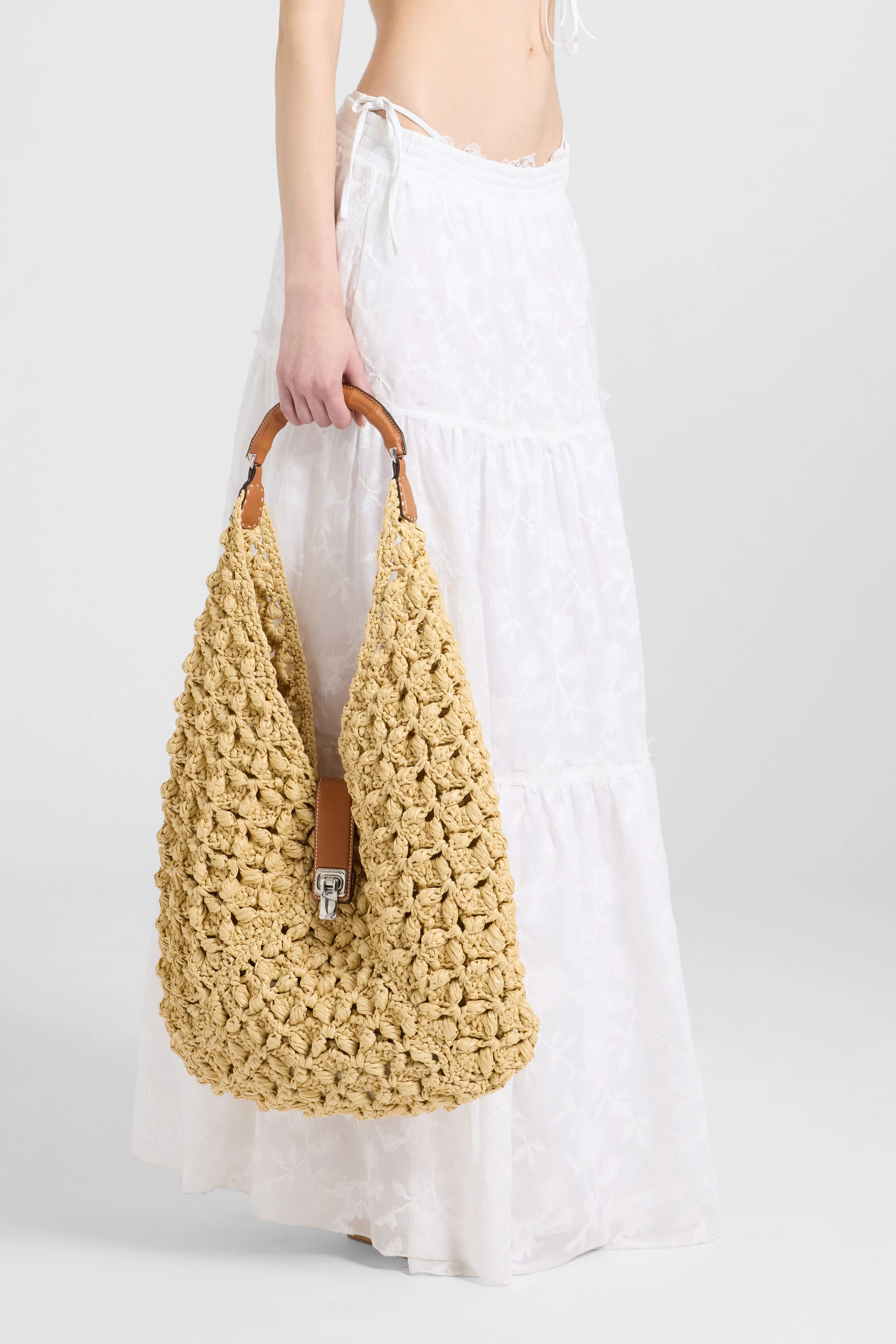 Large Clio bag in natural raffia with bamboo handle - Image 2
