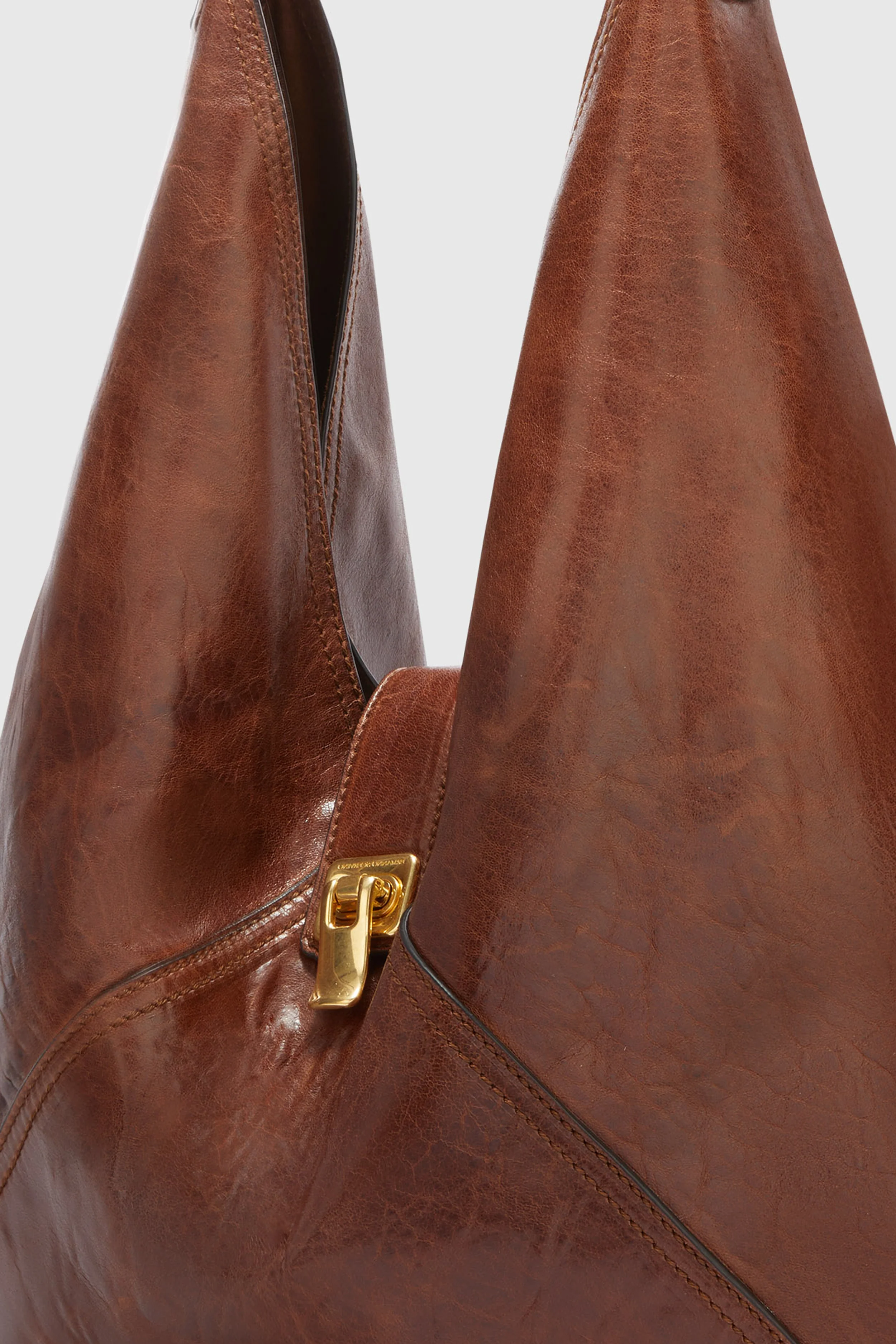 Large vintage-effect vegan leather Clio bag - Image 4