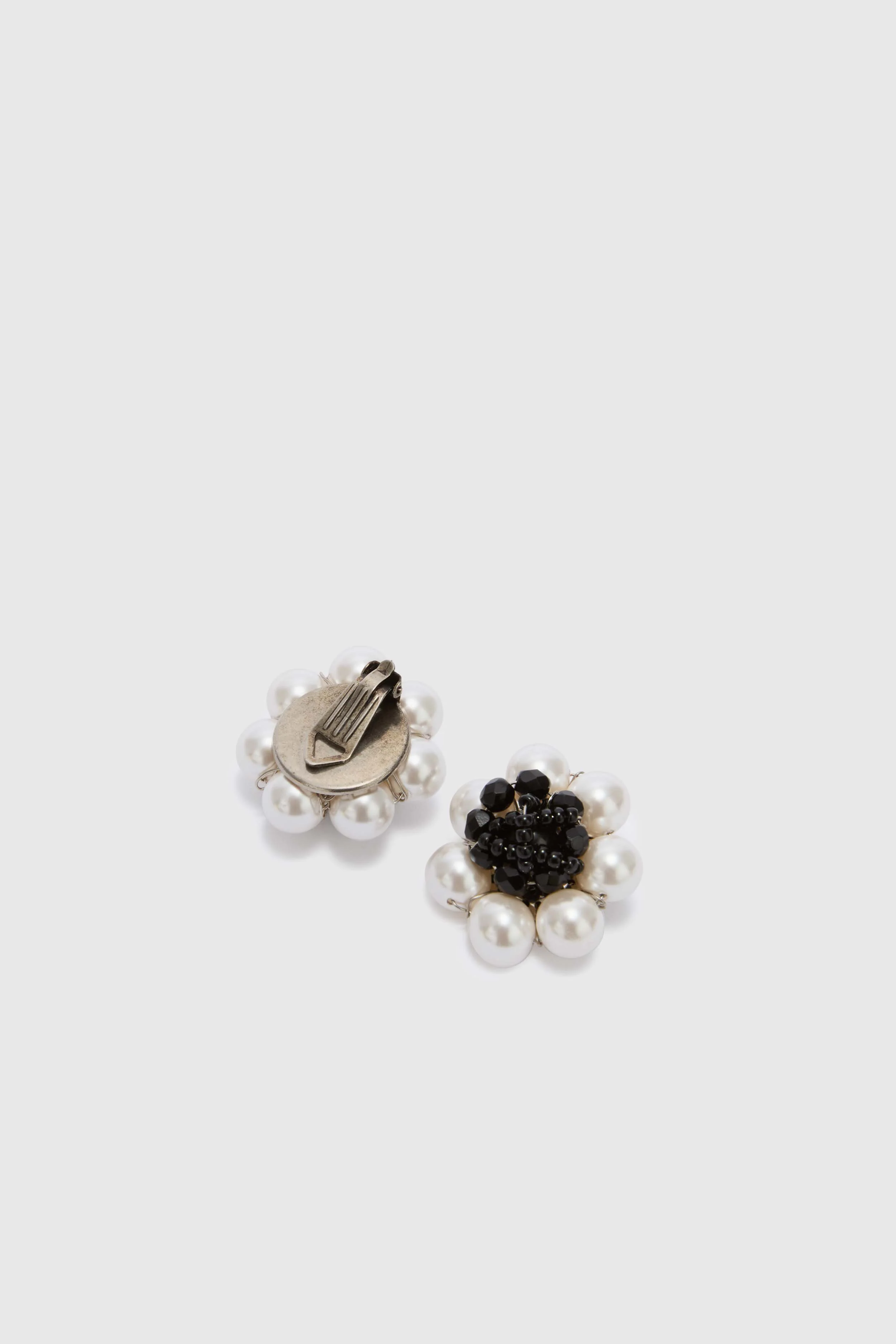 Macro clip-on earrings with off-white pearls and jet crystals - Image 3