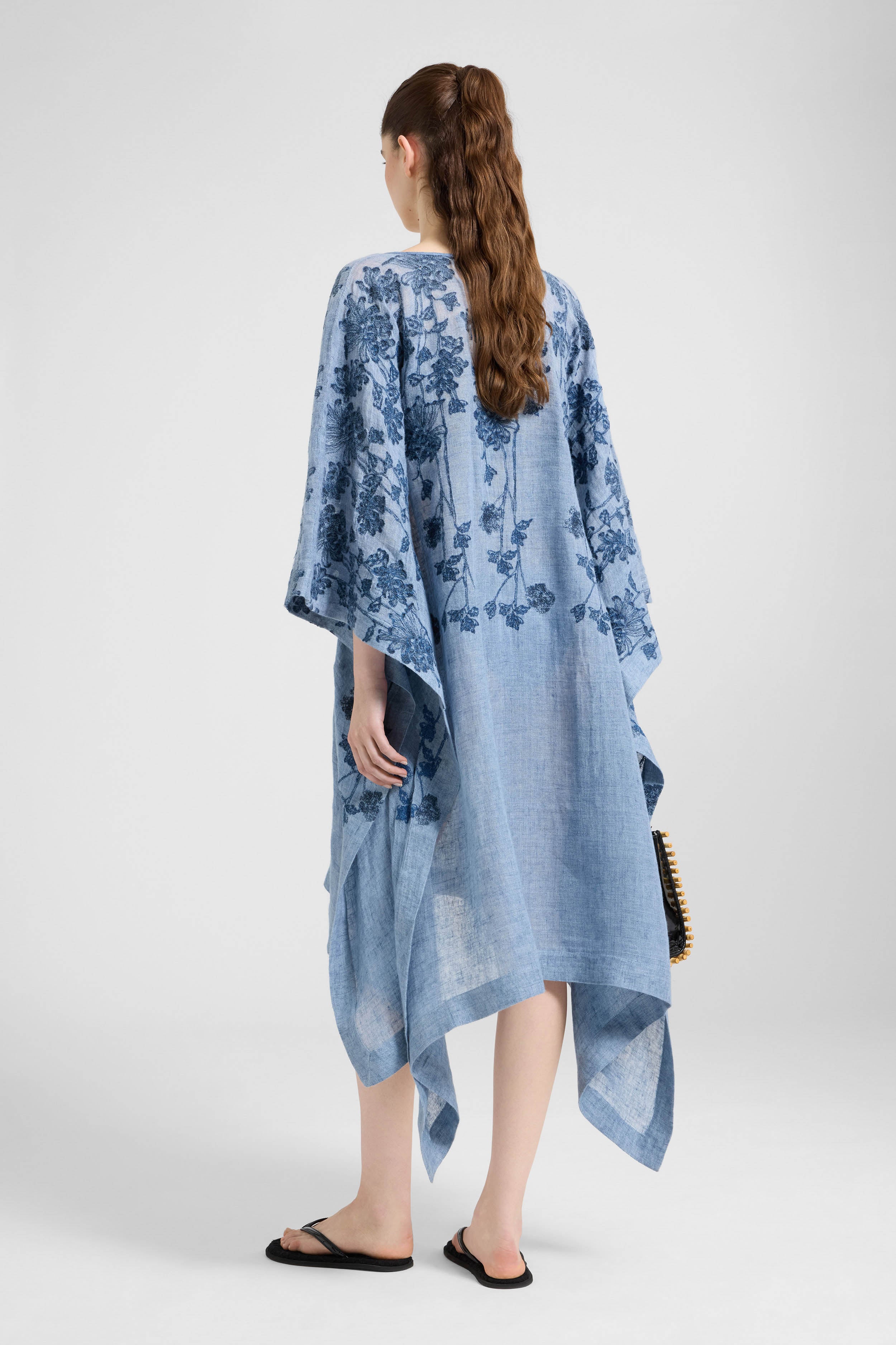 Midi pure linen denim-print kaftan with floral motif - Image 4