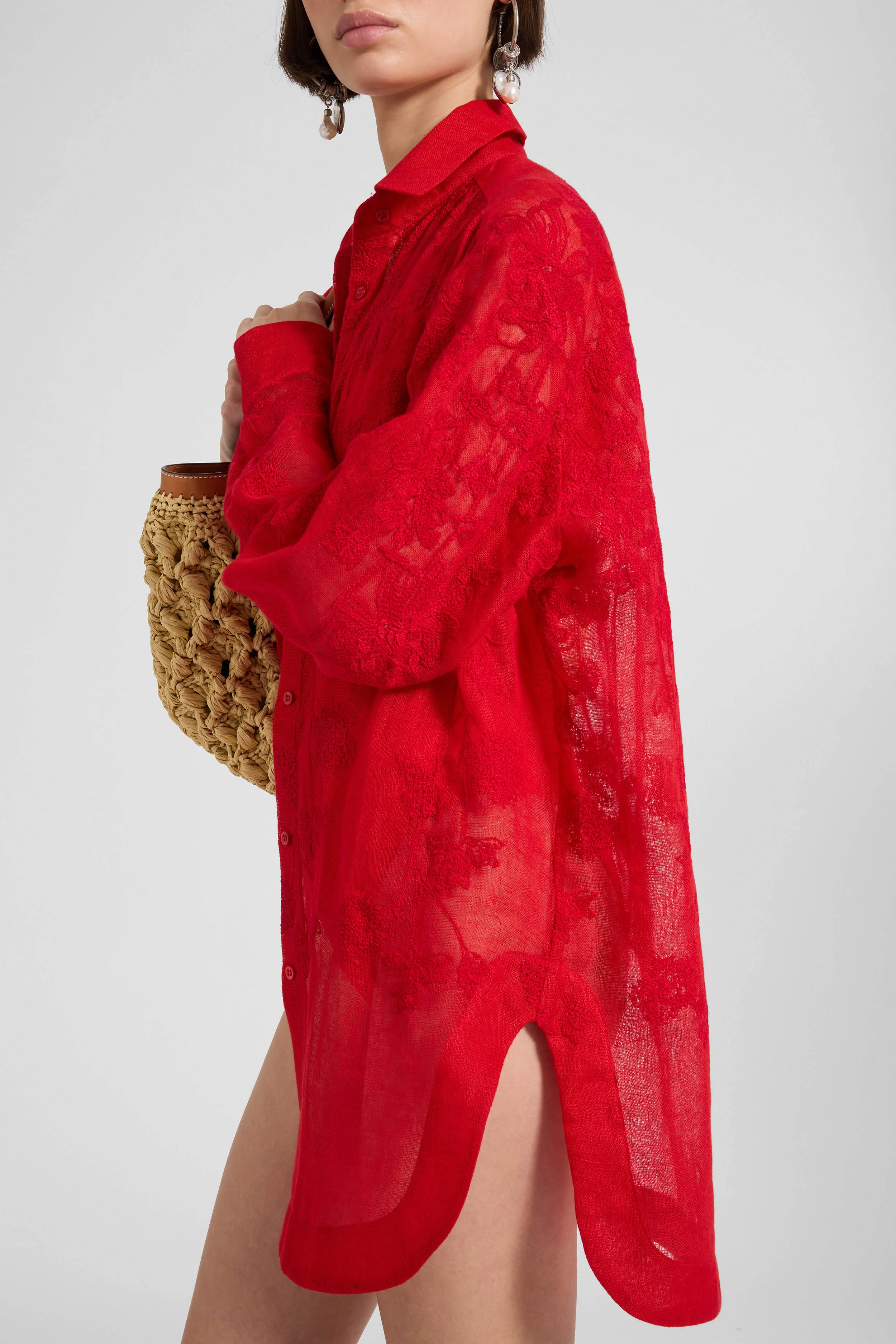 Oversized linen shirt with floral embroidery - Image 4