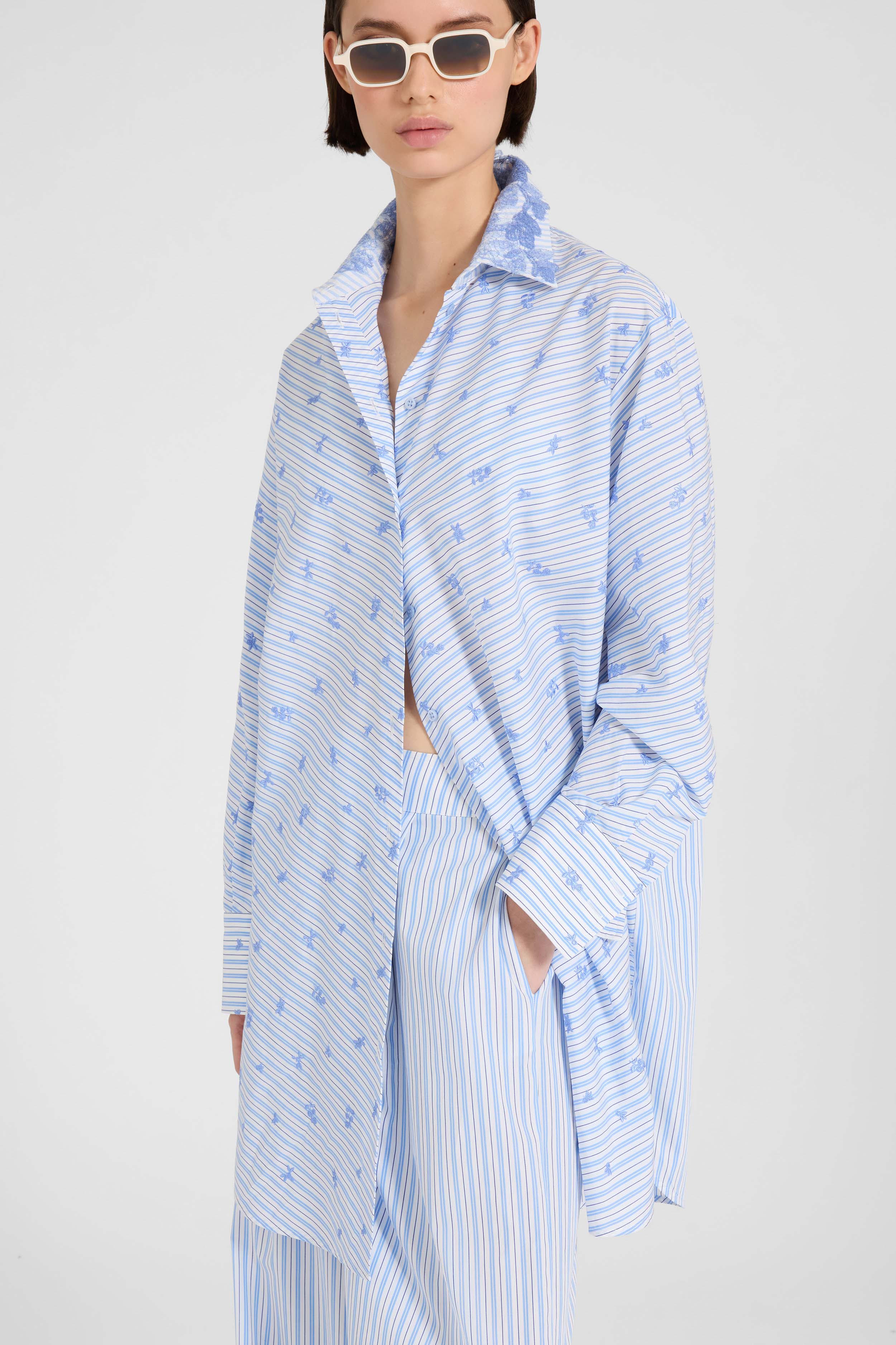 Oversized maxi cotton poplin shirt with floral embroidery - Image 3