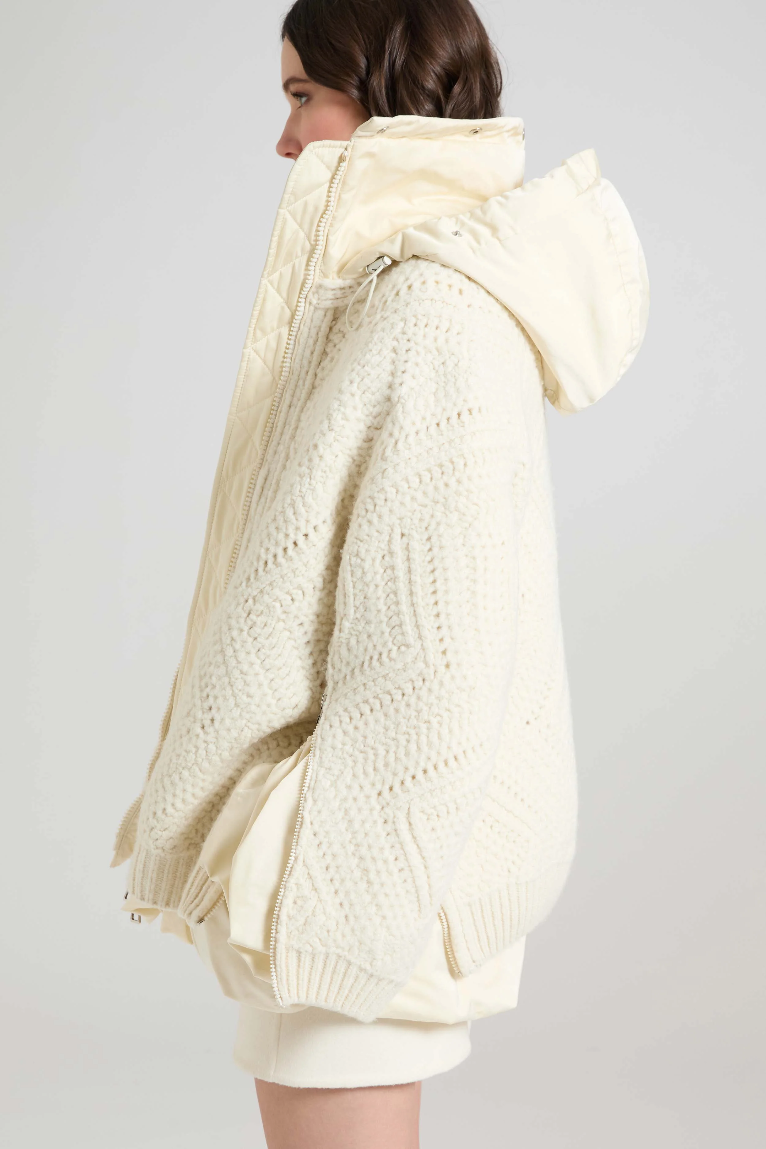 Oversized puffer jacket in textured technical fabric - Image 4