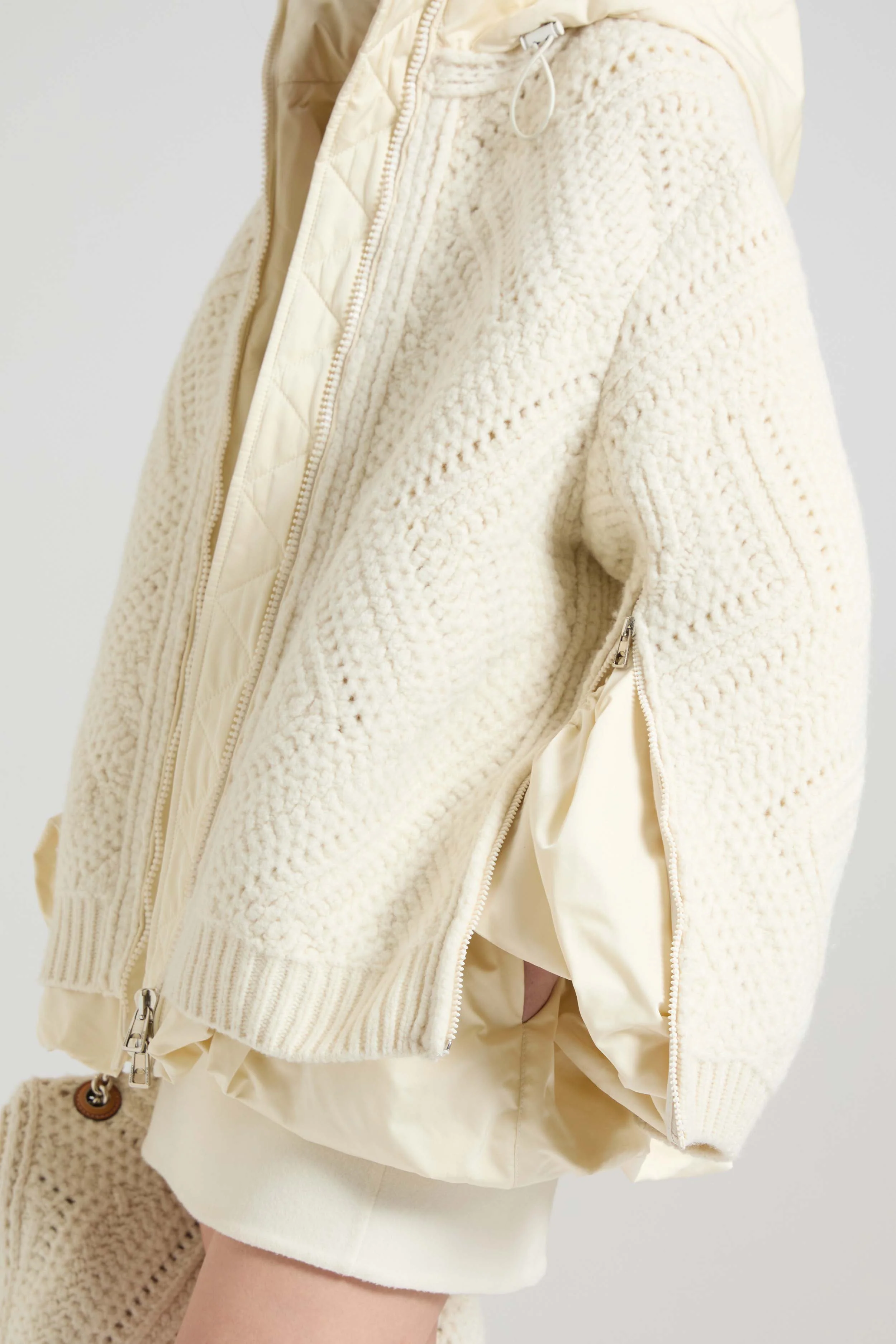 Oversized puffer jacket in textured technical fabric - Image 5