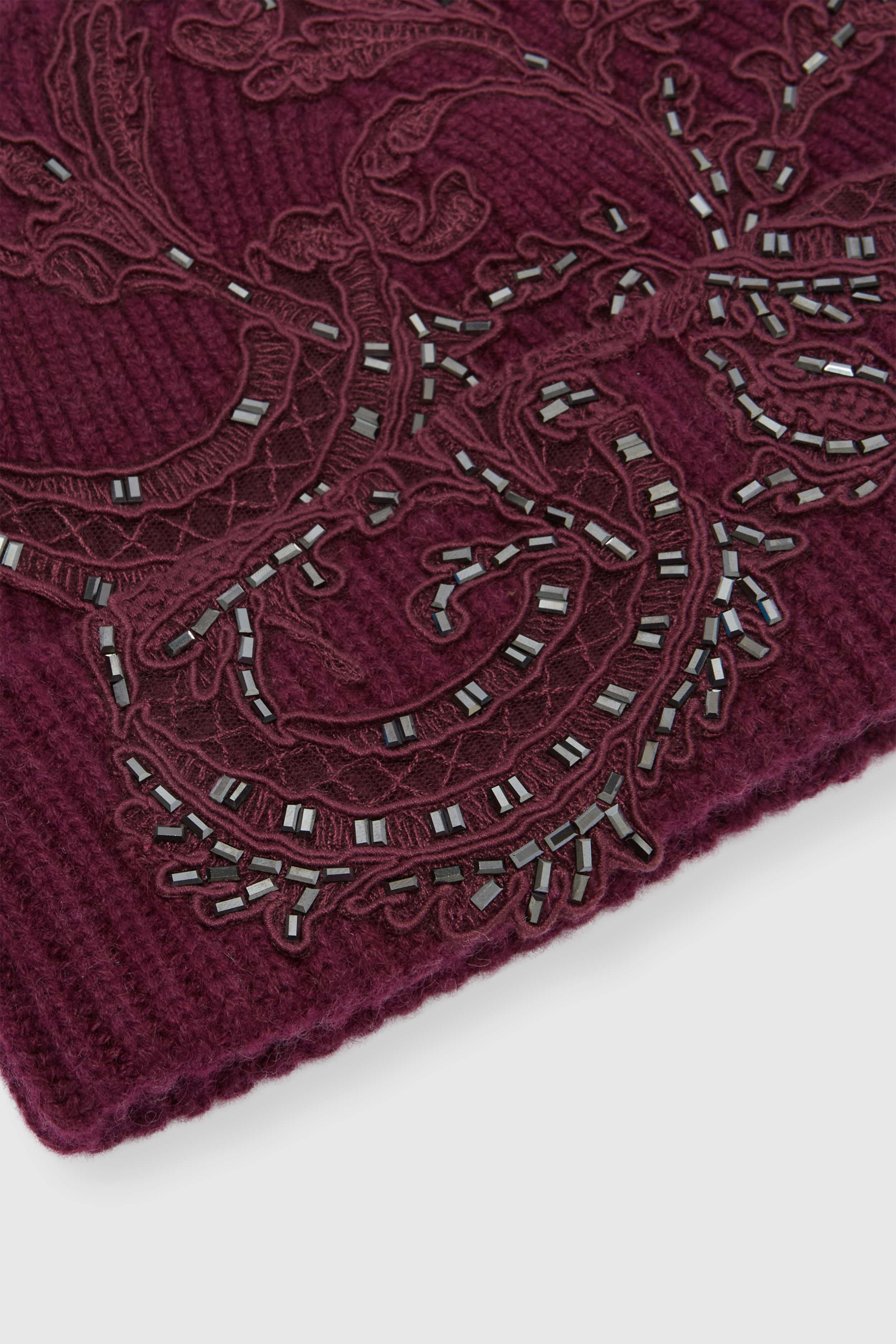 Pure cashmere ribbed beanie with lace and crystals - Image 3