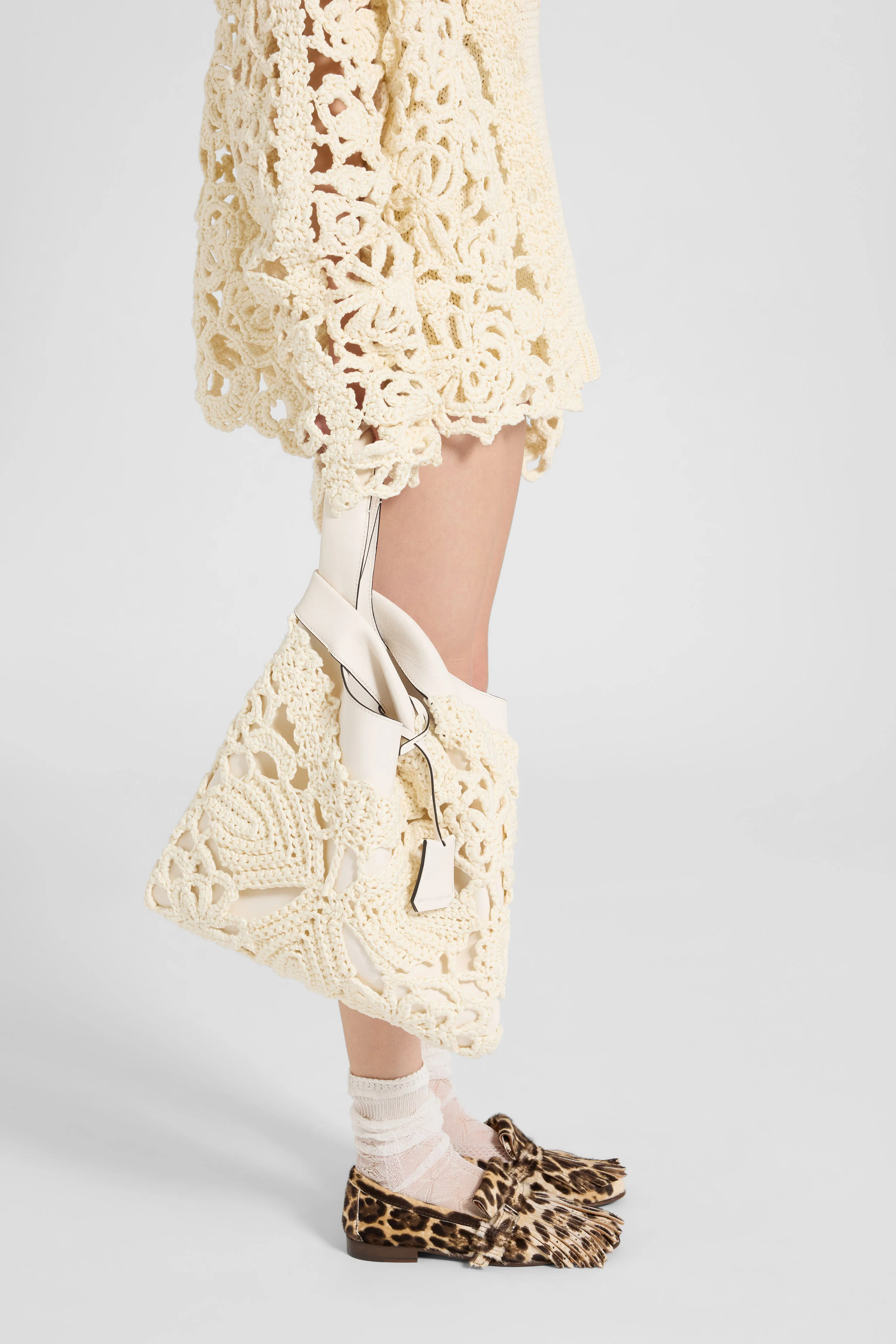 White Tbag in nappa with sphere yarn shell - Image 2
