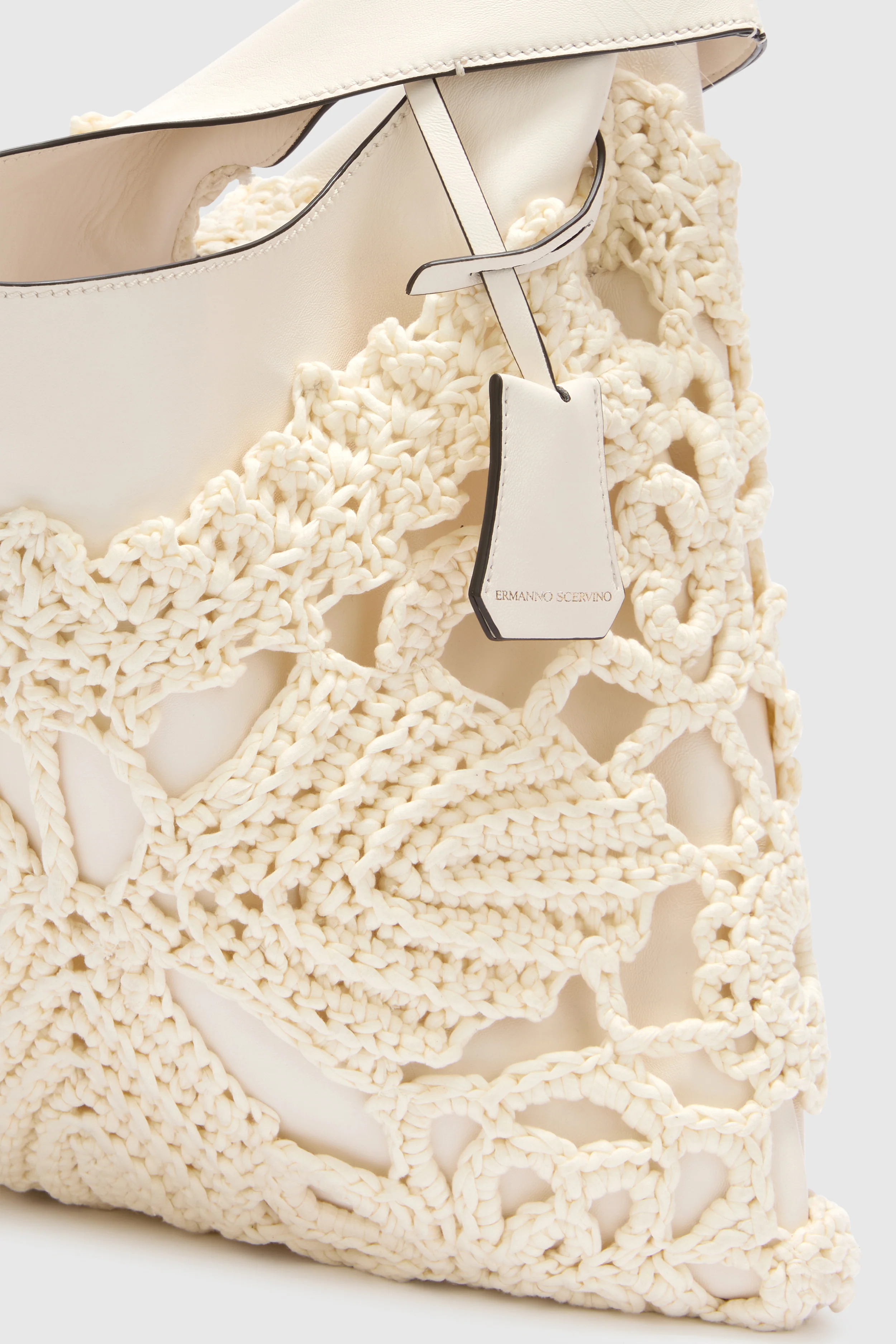 White Tbag in nappa with sphere yarn shell - Image 5
