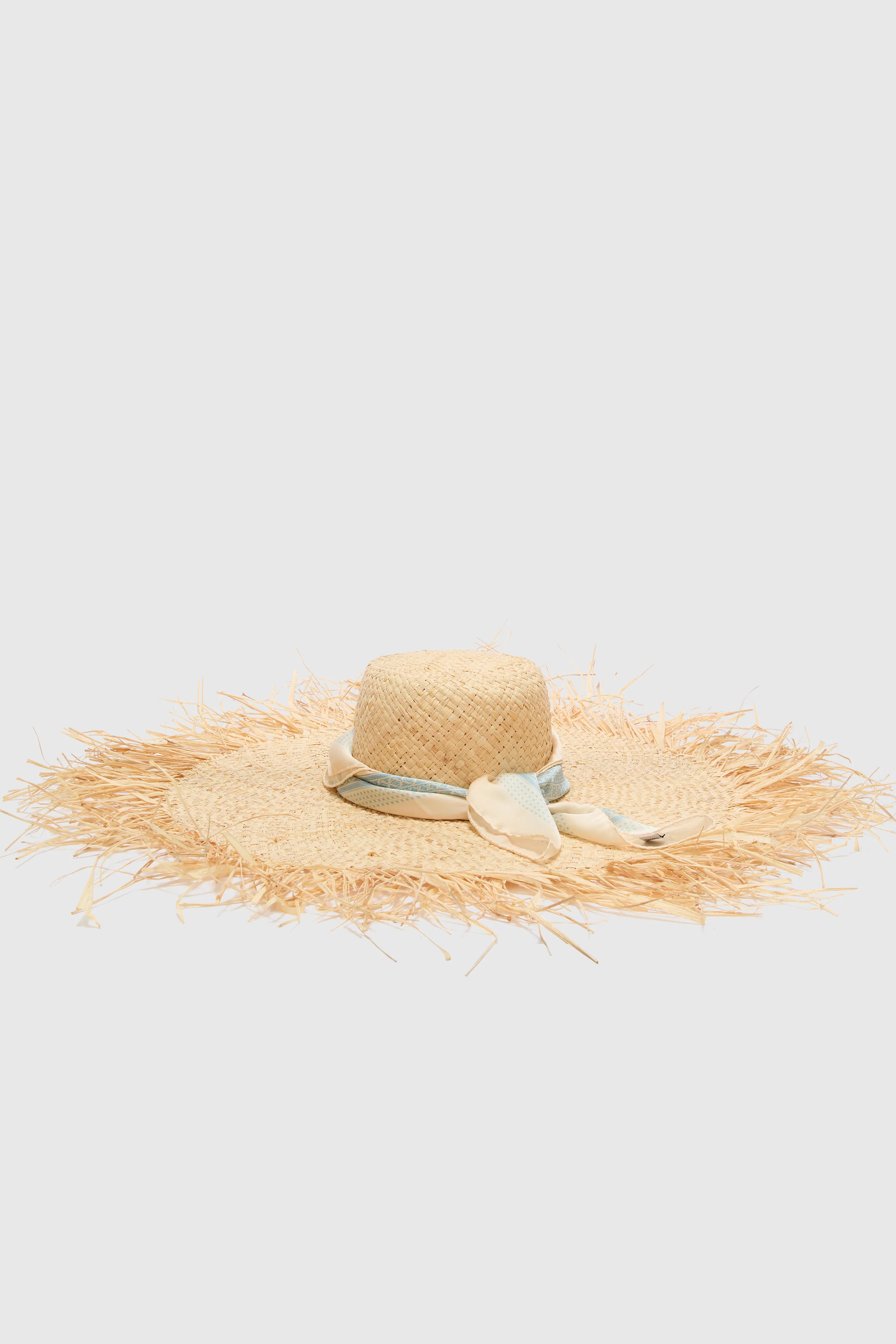 Wide-brim hat with bandana scarf - Image 3